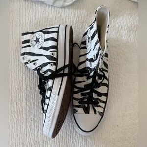 Converse All Star Women’s 10.5/Mens 8.5 Black and White Zebra Sneakers NWOT 🦓